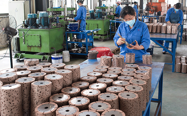 燒結(jié)金剛石鋸片使用過程中注意事項